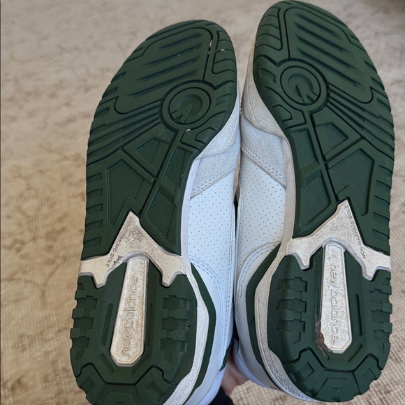 New Balance 550
Size 7.5 (women)
White/Green leather
Excellent condition - Picture 5 of 6